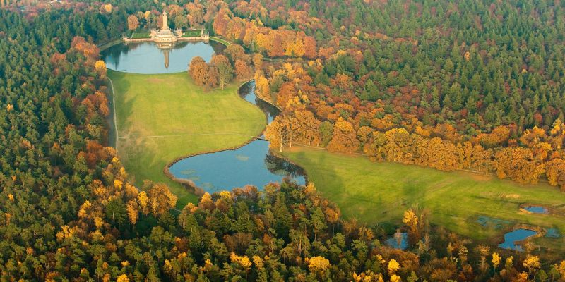 Công viên thuộc vị trí ở về Đông Nam Veluwe tại tỉnh Gelderland của Hà Lan
