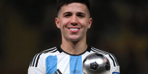 Enzo Fernandez là cầu thủ trẻ xuất sắc tại World Cup 2022