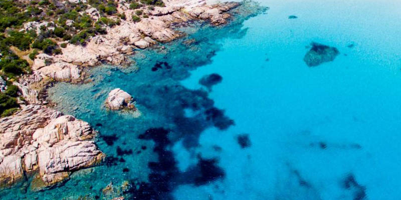 Quần đảo Maddalena chỉ có thể tới bằng tàu thuyền