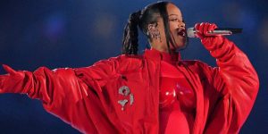Rihanna biểu diễn tại Super Bowl