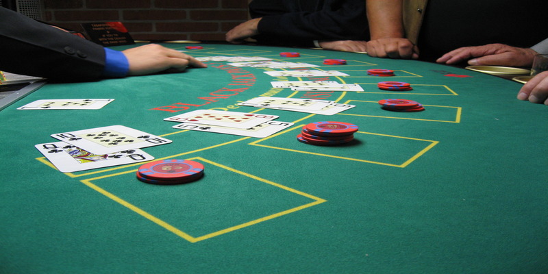 Mẹo chơi Blackjack hiệu quả 100% cho cược thủ